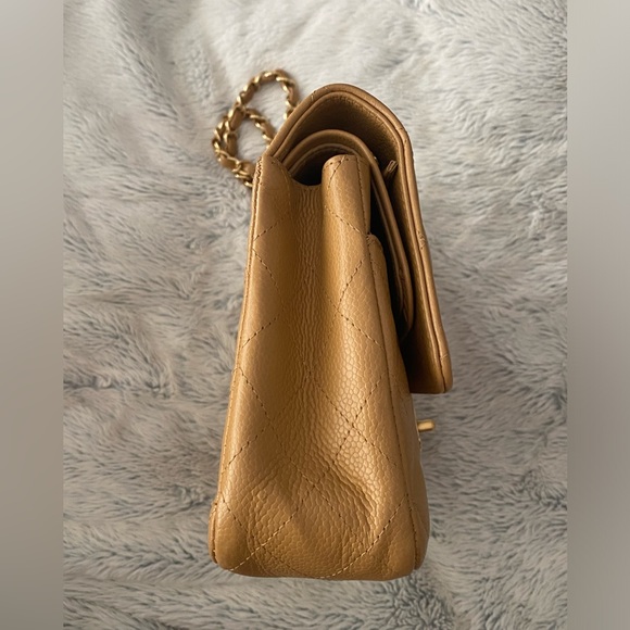 Chanel Beige Caviar Classic Double  Flap Medium - Picture 4 of 13